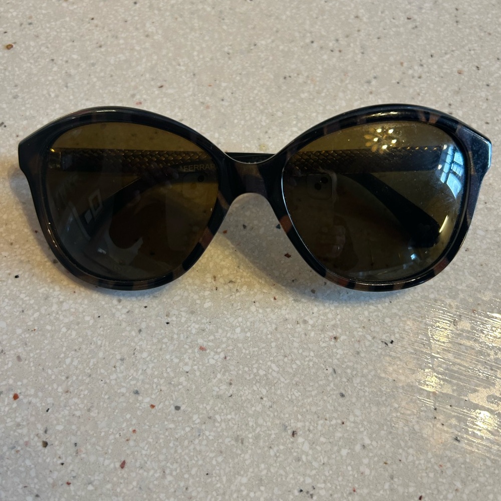 Black Cat-Eye Sunglasses with Dark Lenses and Glossy Finish